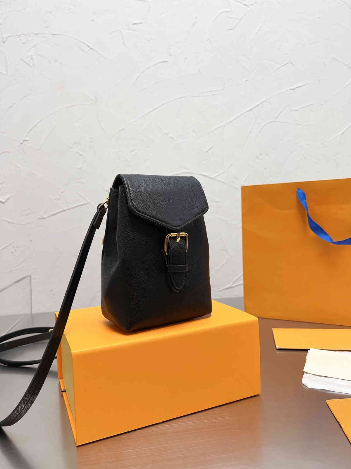 

Bags Backpack Style Women Shoulder Handbags Messenger Temperament Crossbody Classic Leather High Quality Fashion Designer Lady Wallet 1110