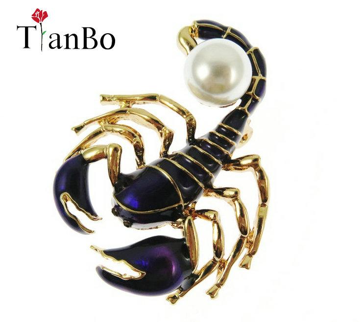 

Pins, Brooches Red And Purple Enamel Scorpion For Women Men Alloy Animal Party Weddings Banquet Brooch Gifts
