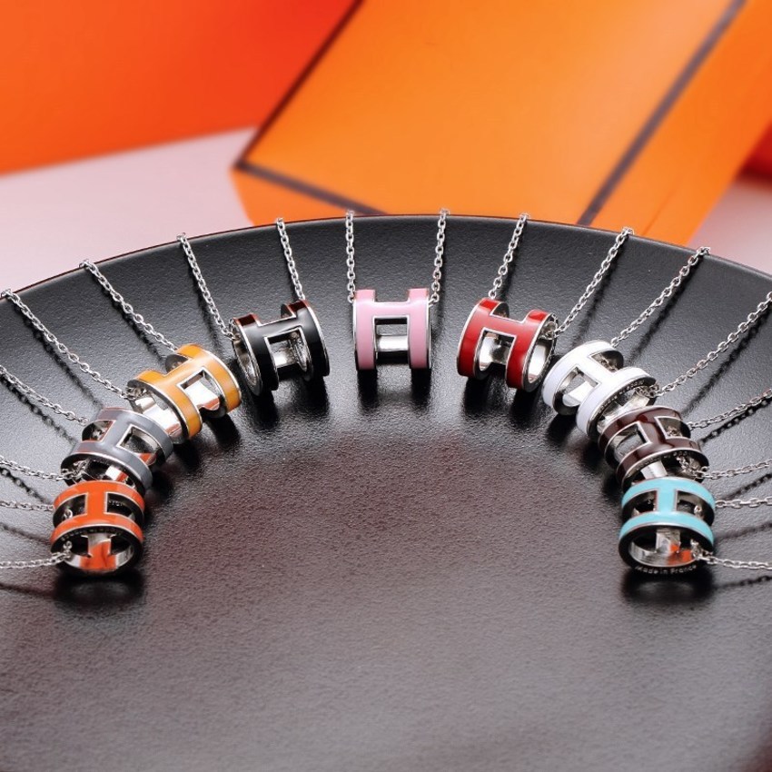 

New h Letter Titanium Steel Necklace for Women in 2020 I1TZ, Silver