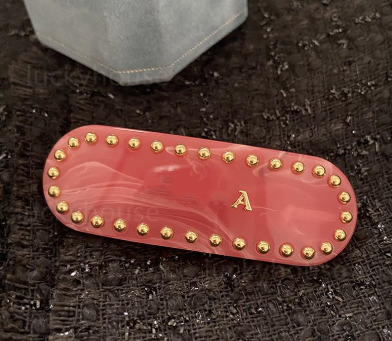 

2021 fashion retro personality P letter hairpin acrylic side clip simple women hairpin suitable for Yoga Fitness simple hairpin accessories Party Gift top quality