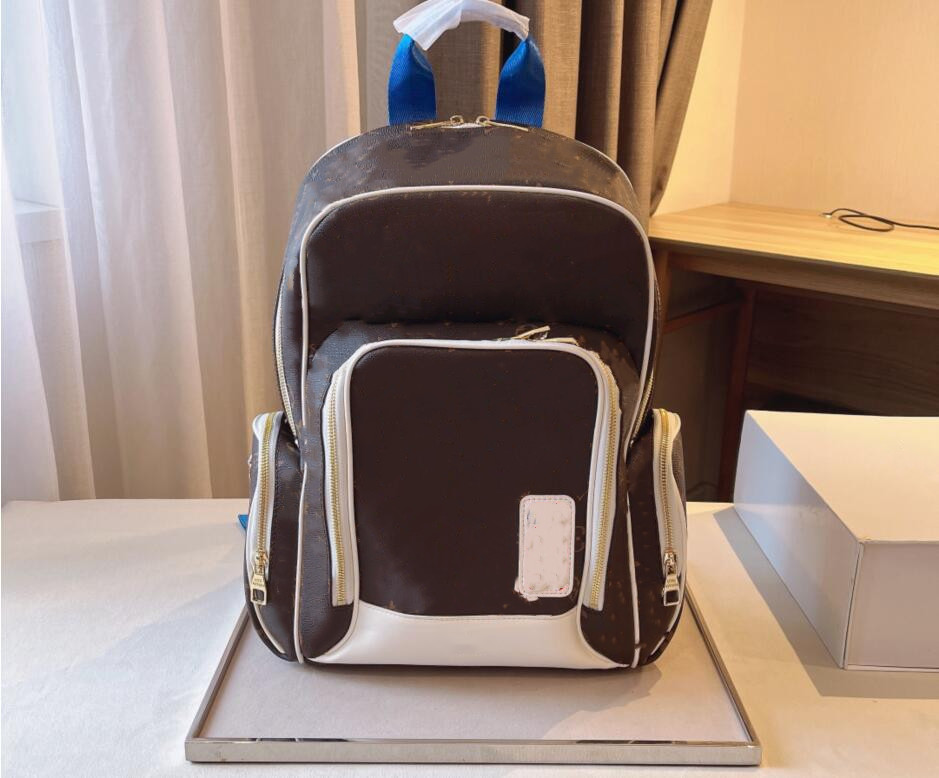 

2021 NEW Men and women general shoulder bag, multi-functional large backpack, leather production, mountain leisure bag