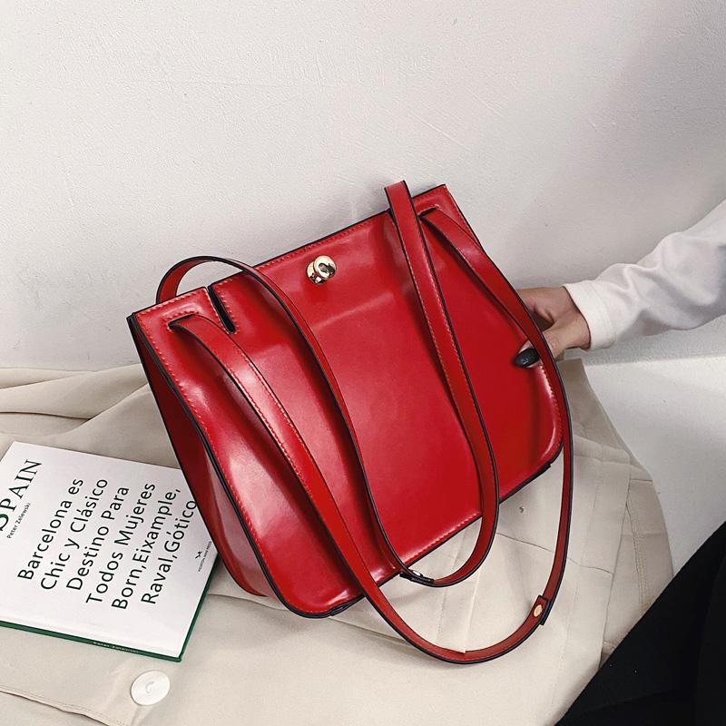 

Solid color Square Tote bag 2021 Fashion New High quality PU Leather Women's Designer Handbag Lock Shoulder Messenger Bag, Black