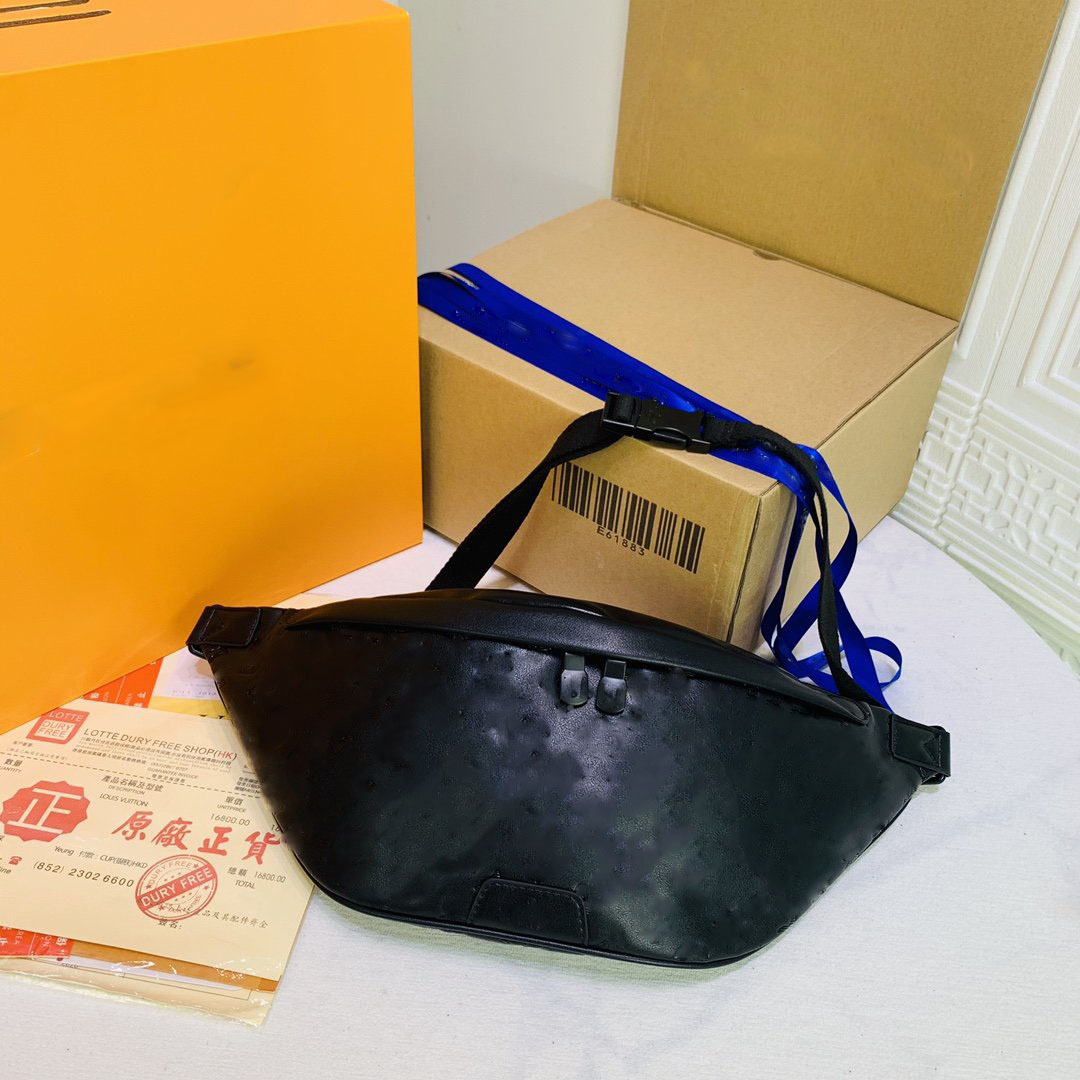 

DISCOVERY BUMBAG Eclipse M44336 ShoulderBag Leather Black Size:37 x 30 x 6 V-151