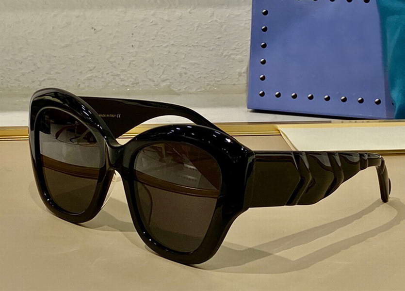 

Cat Eye Square Sunglasses 0808 Black Grey Lens Sonnenbrille occhiali da sole firmati Women Fashion Sunglasses uv protection Eyewear with box, White;black