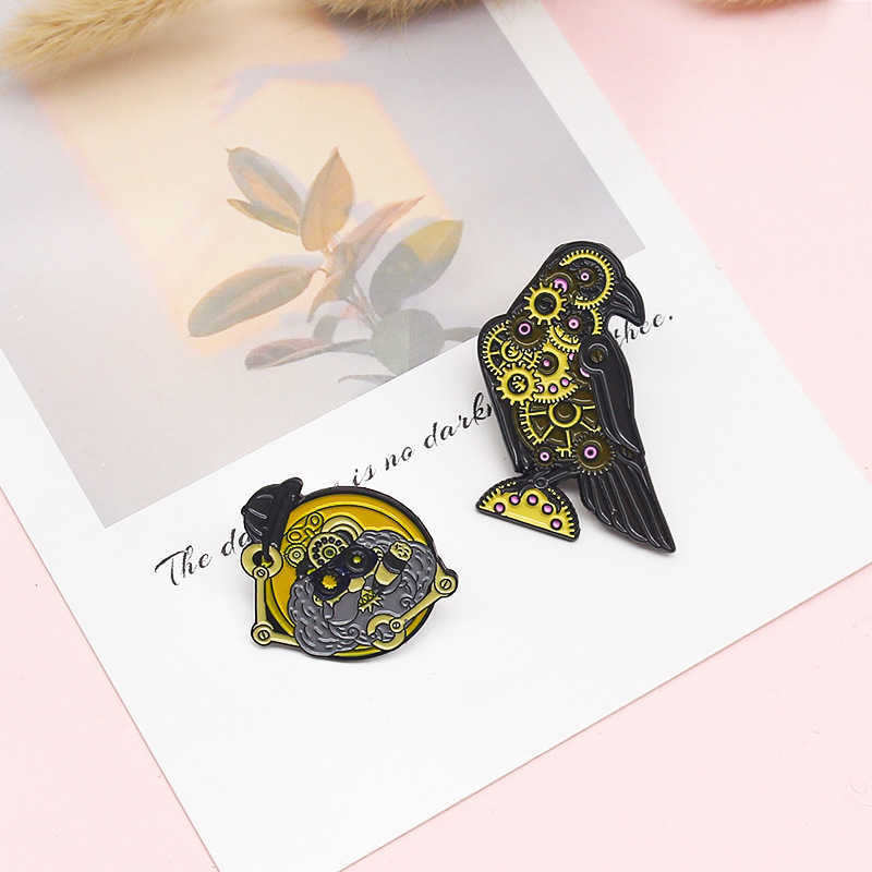 

Gear mechanical crow smoking cigar gear robot decapitation creative design alloy brooch jewelry