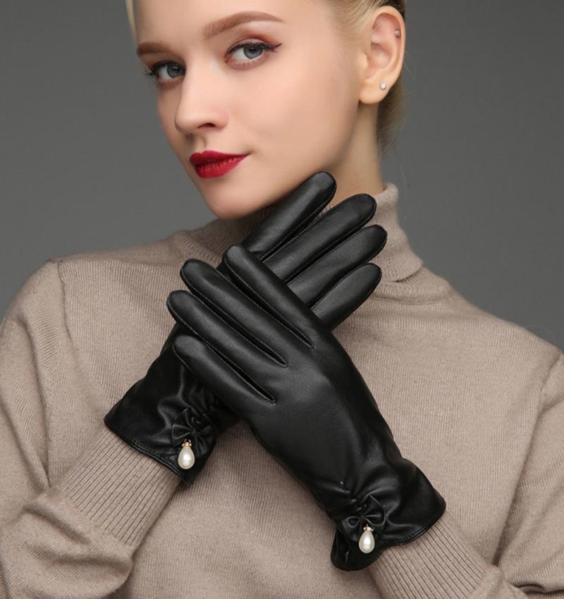 

Five Fingers Gloves 2021 Women's Pearl PU Leather Winter Velvet Lining Short Warm Touch Screen Driving Female Black S2863