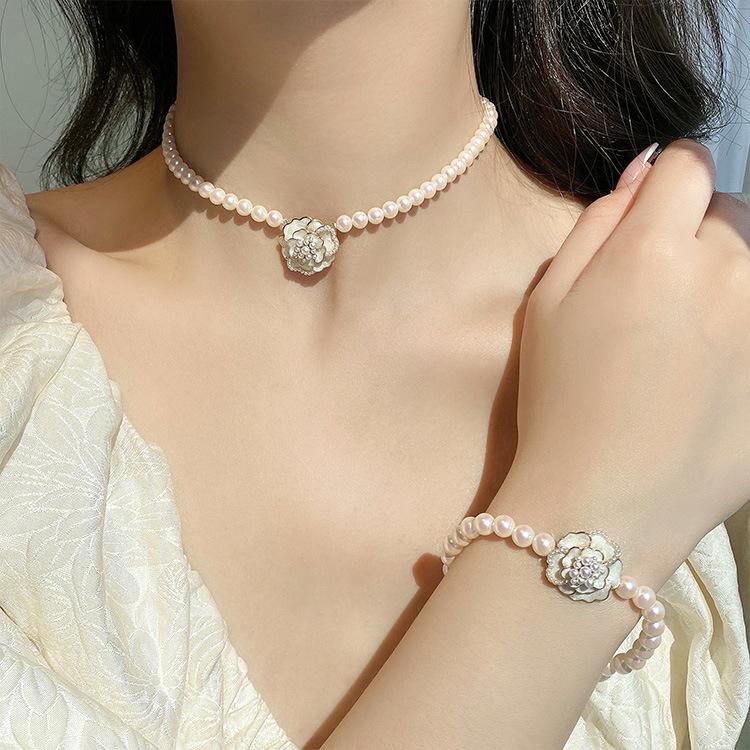 

Chokers Camellia Flower Imitation Pearl Chain Jewelry Necklace Vintage Necklaces Clavicle Women Floral Metal Pendant Bracelet, Golden;silver