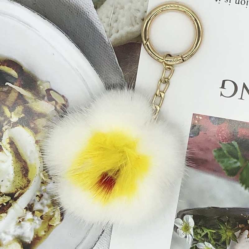 

2021 Cute Luxury Brand Flower Daisy Fried Egg Key Chain Real Genuine Fox Fur Ball Pompom Ring Bag Pendant Charm For Women F336