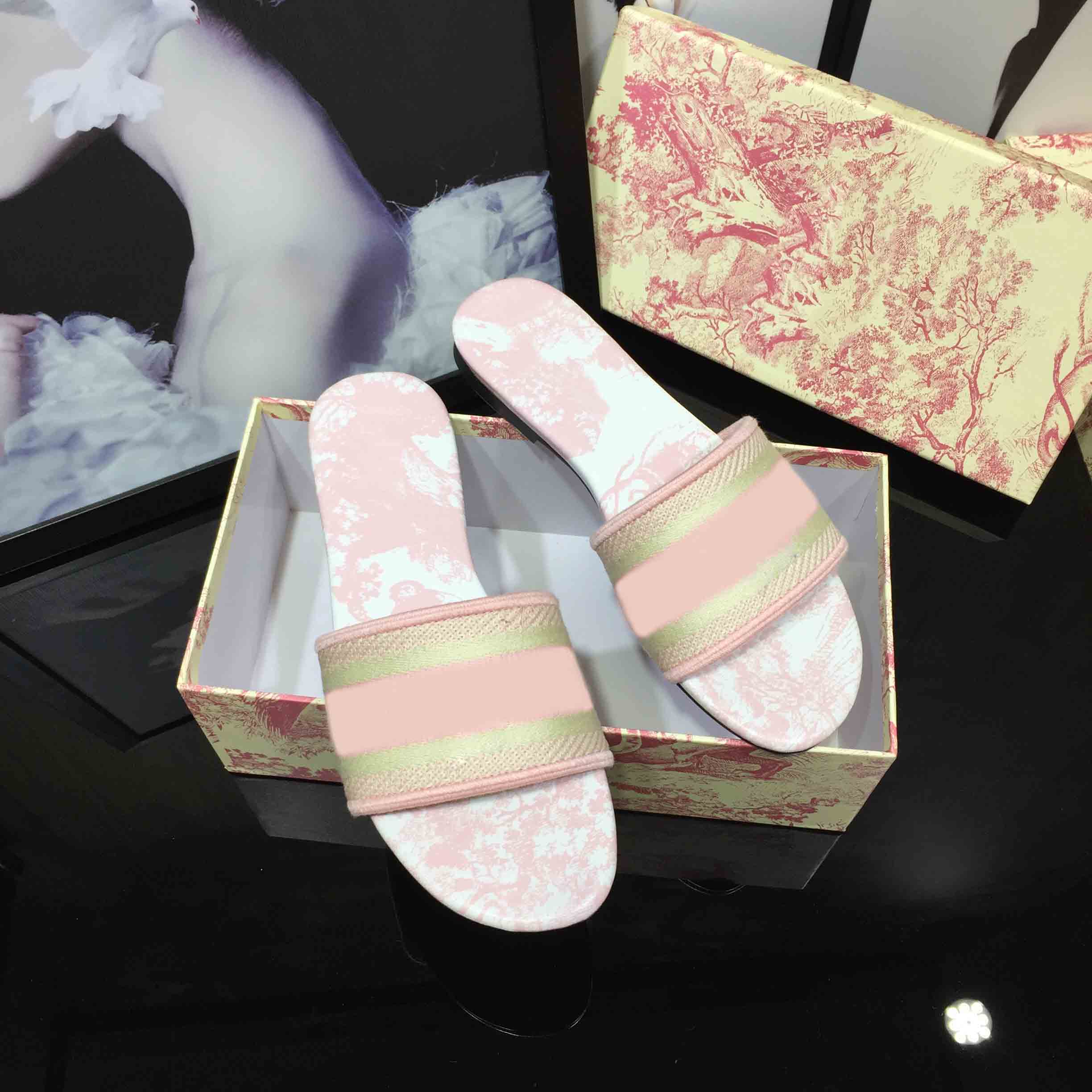 

2022 dways Womens paris Sandals Slippers Embroidered Floral Brocade Girls Beach Flip Flops flat summer luxuries loafers Striped Oblique designer Slipper Slid 0d1H#, Hello