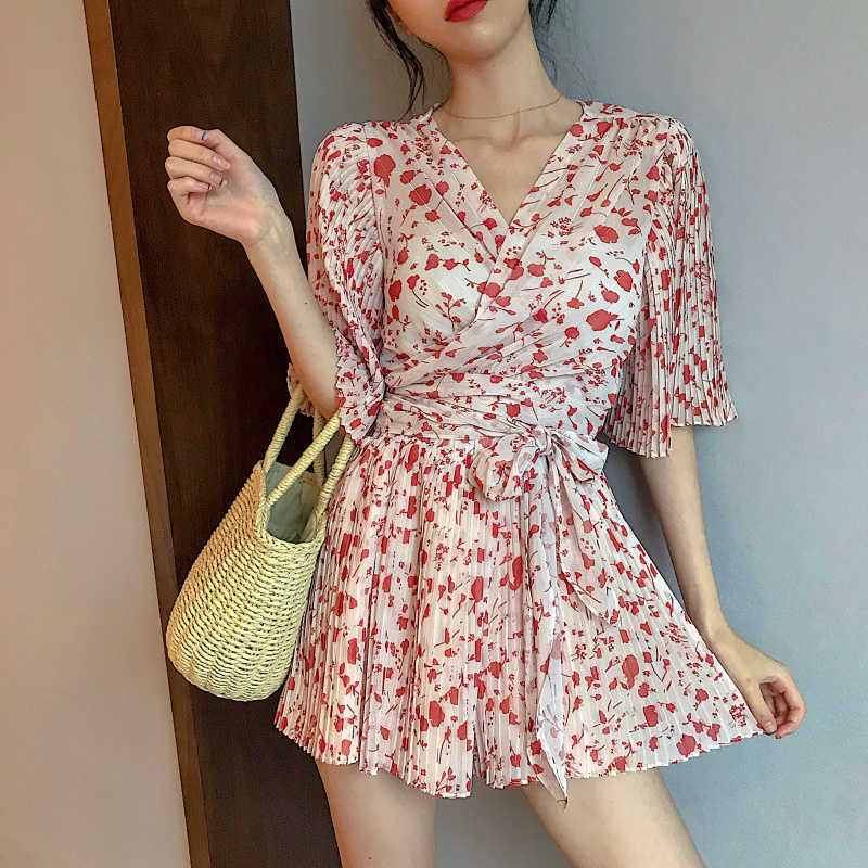 

Women 2 Piece sets Summer Printed Flare Sleeve V-Neck Short Shirts + Casual Pleated Wide Leg Pants Suit 210526, Photo color
