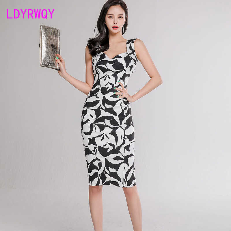 

Summer Korean version of the ladies' temperament slim waistband hip fashion dress 210603, Black and white