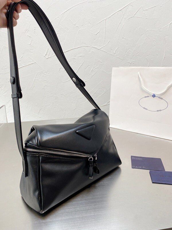 

Designer Messenger Shoulder Bag Triangle logo Cover Leather Crossbody Handbags Lagre Capacity Fashion Handbag Luxurys Letter Designers Bags, Box(not for sale)