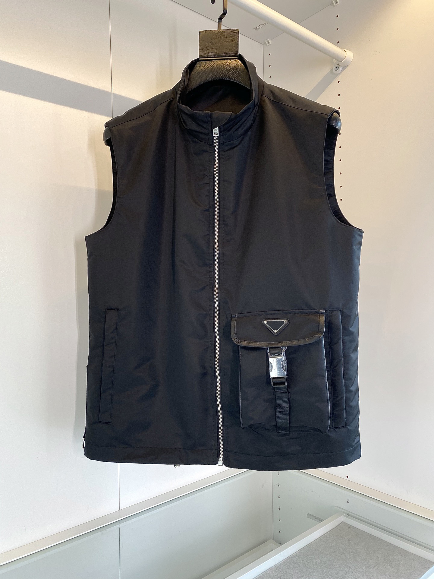 

2021 new fashion vest high quality pocket stitching design nylon luxury black stand collar mens Vest coat