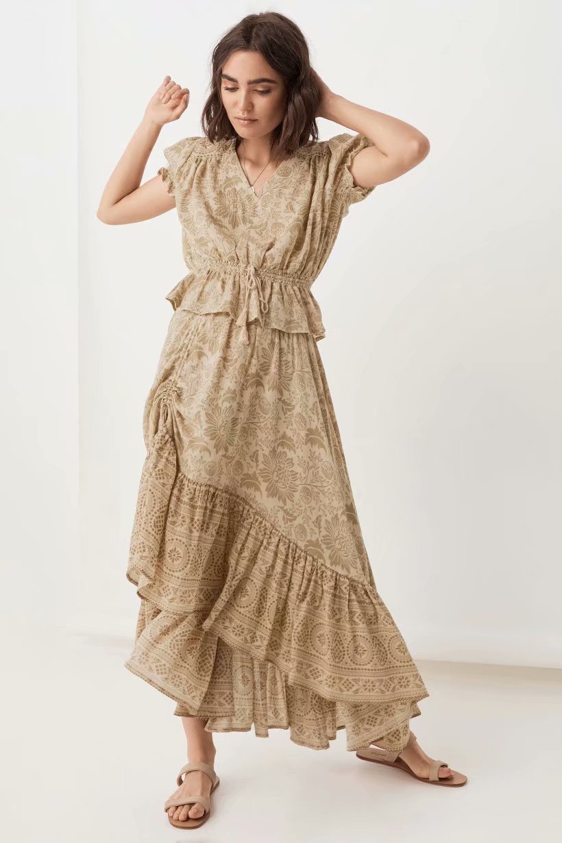 

Bohemian Khaki Floral Print Long Skirt Women Shirring Stitching pleated Lacing up Stream Elastic Waist Swing Skirts Beach, Red