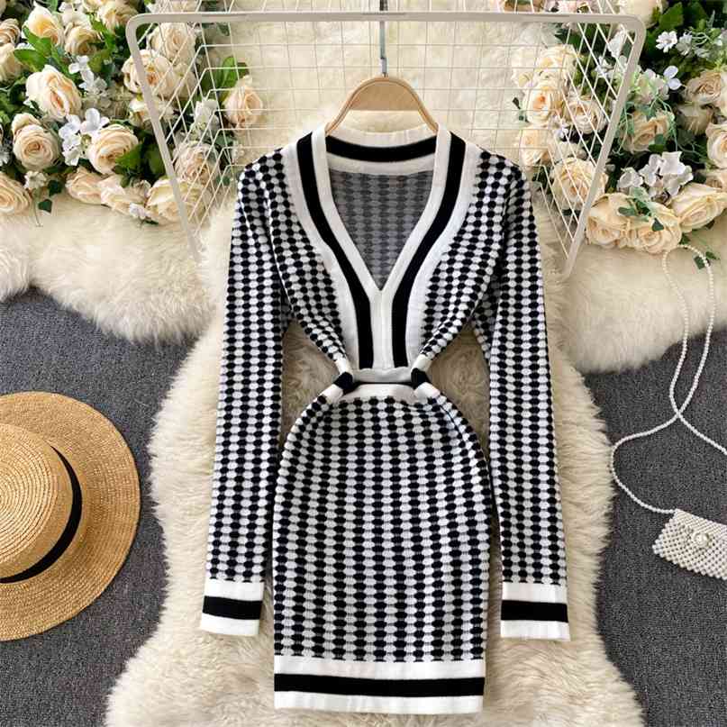 

Chic Knitted Dress Women Fashion Deep V-Neck Long Sleeve Slim Fit Geometric Pattern Mini Bodycon Sexy Party 210603, Black