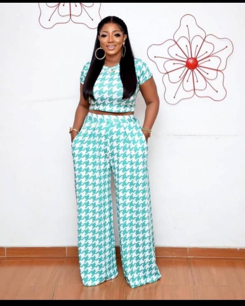 

Women's Two Piece Pants 2021 Ladies Fashion Casual Street Style Commuter Printed With Short Sleeves And Wide Legs Two-Piece Set, White