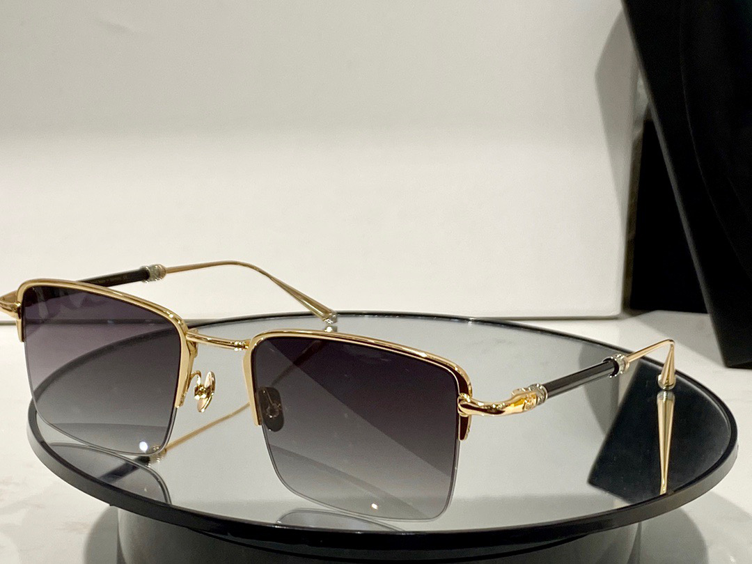 

Summer Sunglasses For Men Women style Anti-Ultraviolet Retro Plate Square Half Frame fashion Eyeglasses Random Box