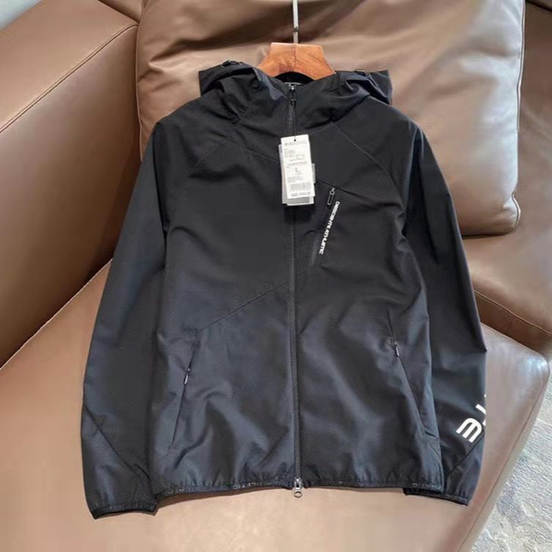 

Designer men's jacket, leisure style, sports style, European and American mainstream warm and windproof, fashionable and generous