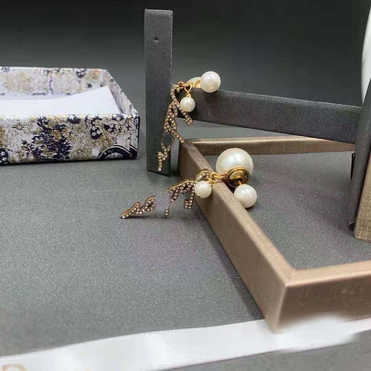 70% OFF Dijia letter pearl diamond earrings 2021 family brass female 925 silver needle-image-711514153