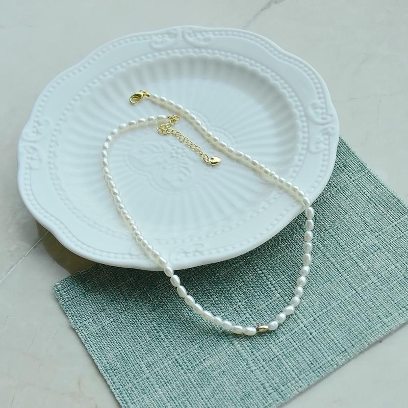 

Chokers Natural Fresh Water Pearl Necklace Millet Gold Beads Simple And Generous Joker Hand Beaded
