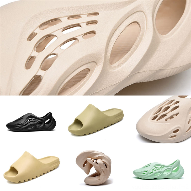 

fnhAt Cool Kanye Sliders Form runner desert sand brown bone earth resin Beach black kanye kid slipper casual shoes Ararat triple Slippers, Black;grey