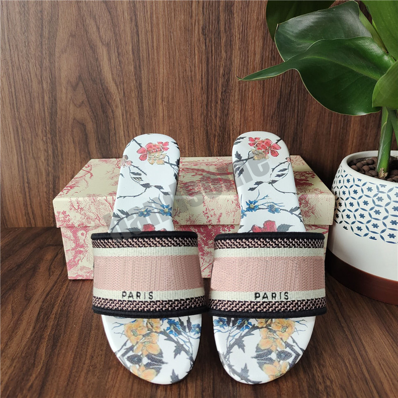 

Top Quality Men Women Slides Summer Slippers Beach Indoor Luxury DIO Flat Sandals Flip Flops Spike Sandal EUR 36-46 [With Box], Colour-23