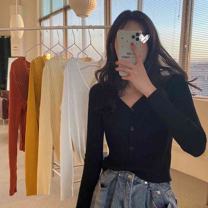 

WERUERUYU Women Knitted Sweater Cardigan Korean Style V Neck Autumn Long Sleeve Coat Female Red Black Wild Ladies Clothing 210608, Photo color