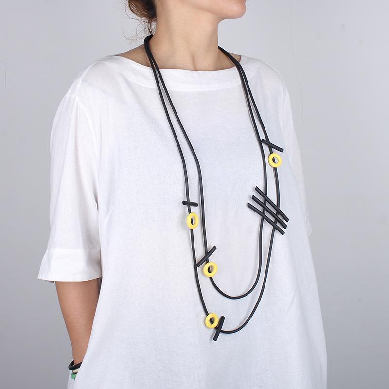 

Pendant Necklaces Gothic Layered Chain Black Necklace Vintage Yellow Wooden Beads Women Statement Rubber Jewelry Wood Neck