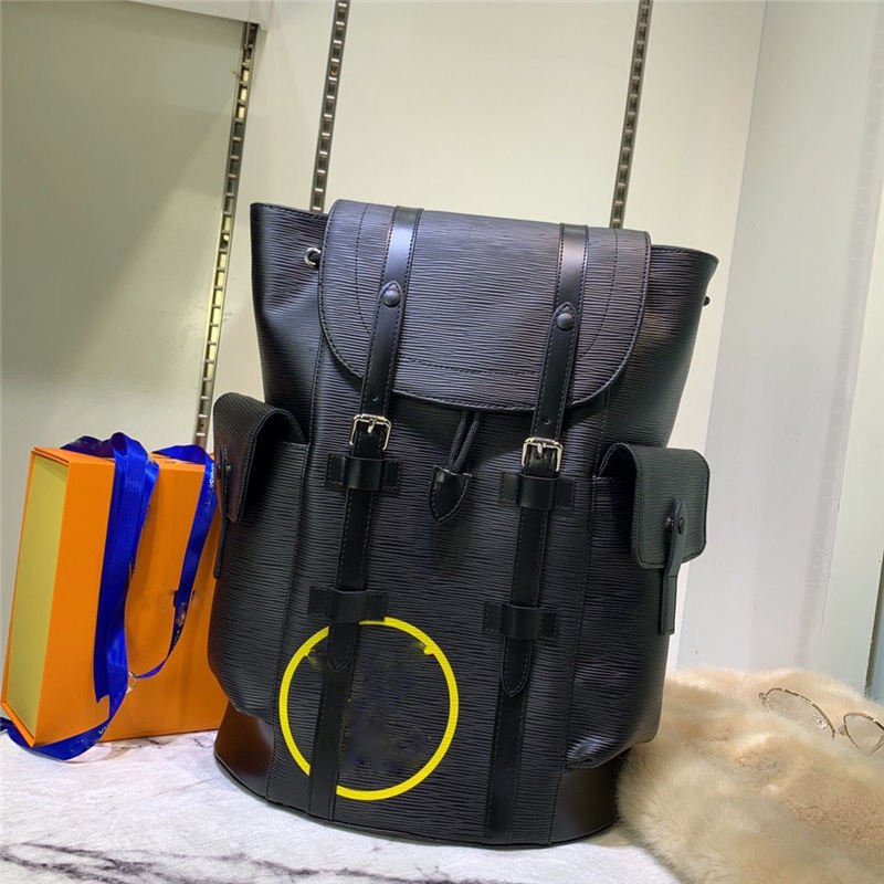 

Christopher PM Backpack Size:41 x 47 x 13CM V-197