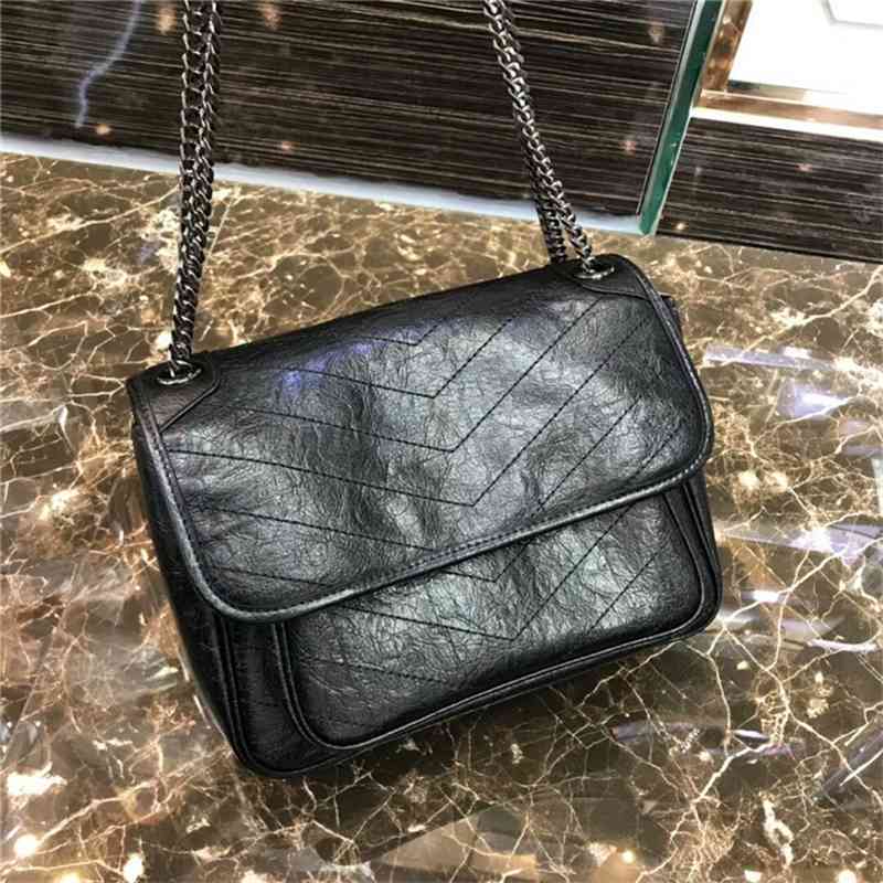 

Women Luxurys Designers Bags 2021 Factory pleated quilted leather chain wrapped with oil wax one Designer Handbag Handbags Totes Crossbody Bag