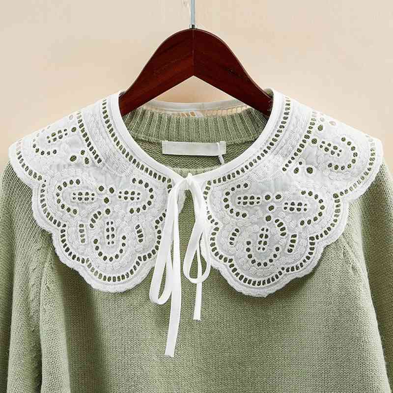 

Womens Hollow Out Dragonfly White False Fake Collar Lolita Jacquard Floral Lace Big Shawl Necklace Short Poncho Capelet