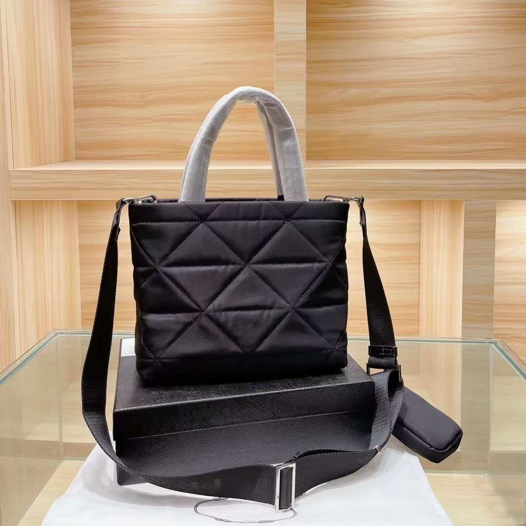 

2021 new designer shoulder bag high-quality nylon waterproof ladies handbag two-in-one fashionable women's messenger bags, Black