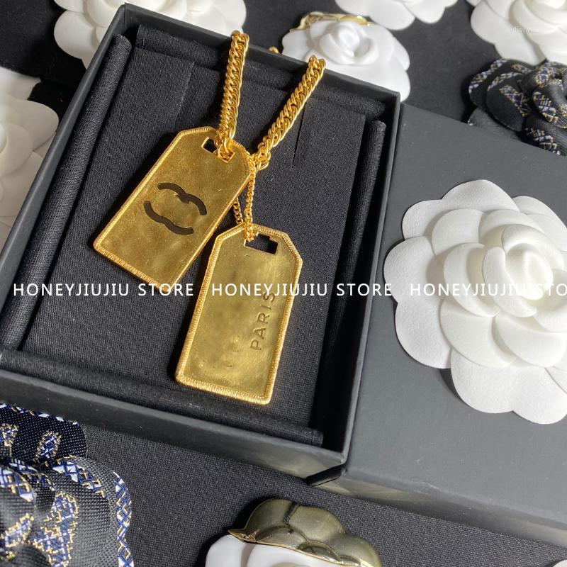 

Luxury Jewelry Vintage Camellia Luggage Tag Gold Pendant Necklace For Men And Women Top Quality Goth 2021 Trend Chains