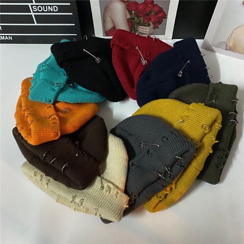 

Beanies 2021 Metal Ring Beanie Hat For Women & Men Harajuku Winter Knit Hip Hop Hole Skullies Cap Fashion Warm Ski Hats