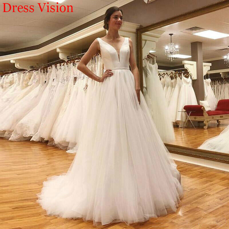 

2021 Sexy V-neck Light Wedding Sleeveless Robe Soire Mariage Vestido De Noiva Suknia Lubna Omsa, Same as image