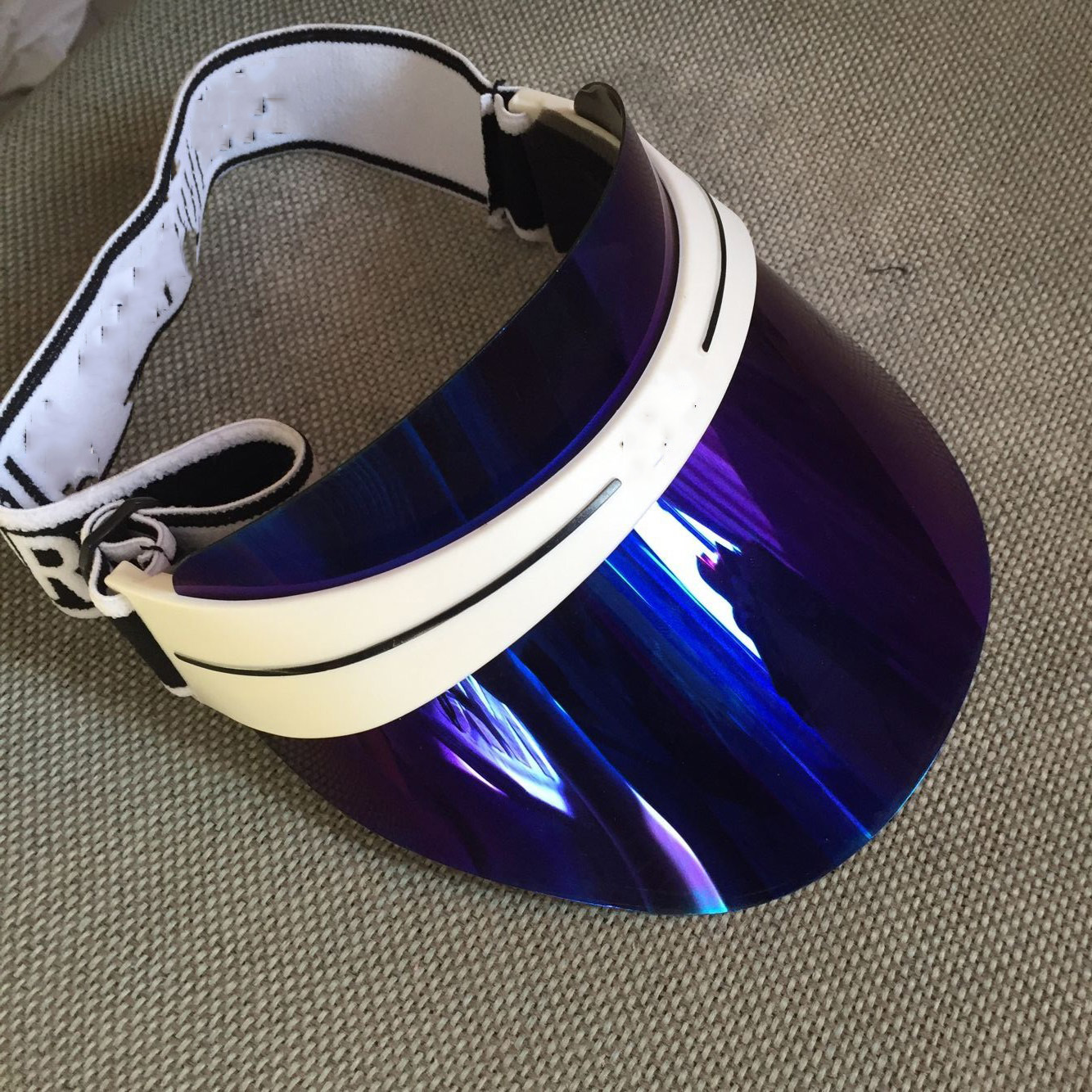 

Luxury Hat Fashion Men's and Women's Outdoor Sports Sunglasses Hat Colorful Lens Sunglasses Recreational Baseball Hat Size adjustable 52-62c