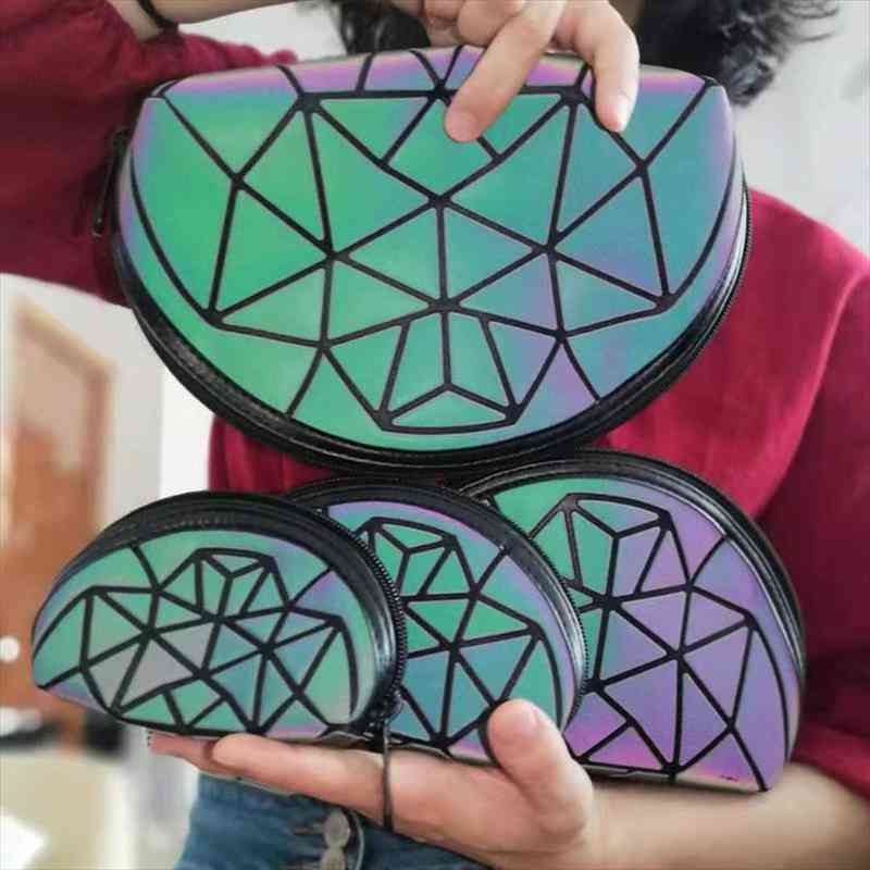 

fashion brand womens cosmetic bag set 4 pcs shell mini compact geometric luminous storage bag portable glow travel for girl