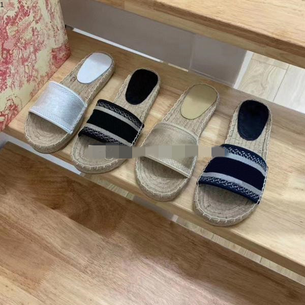 

2021 Paris FemmesPantoufles Sandales d'été Plage Diapo Chaussons Filles Mocassins Tongs Belle brodé Slipper MKJ002