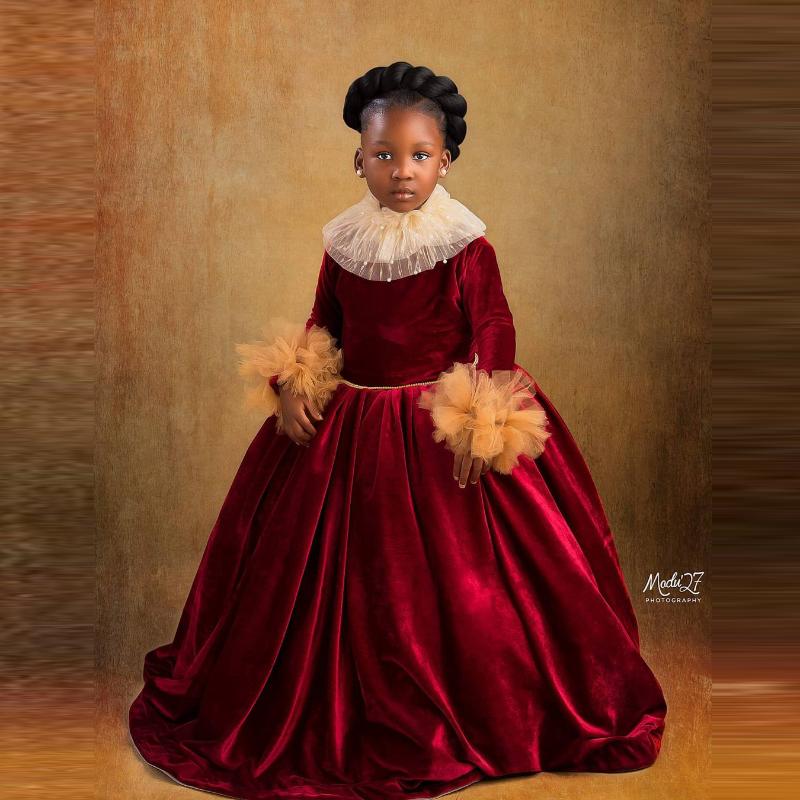 

Elegant Velvet Ball Gown Kids Pageant Dressing Gowns Long Sleeves Tulle Collar Custom Made Flower Girls Dressing Gowns 2021, White