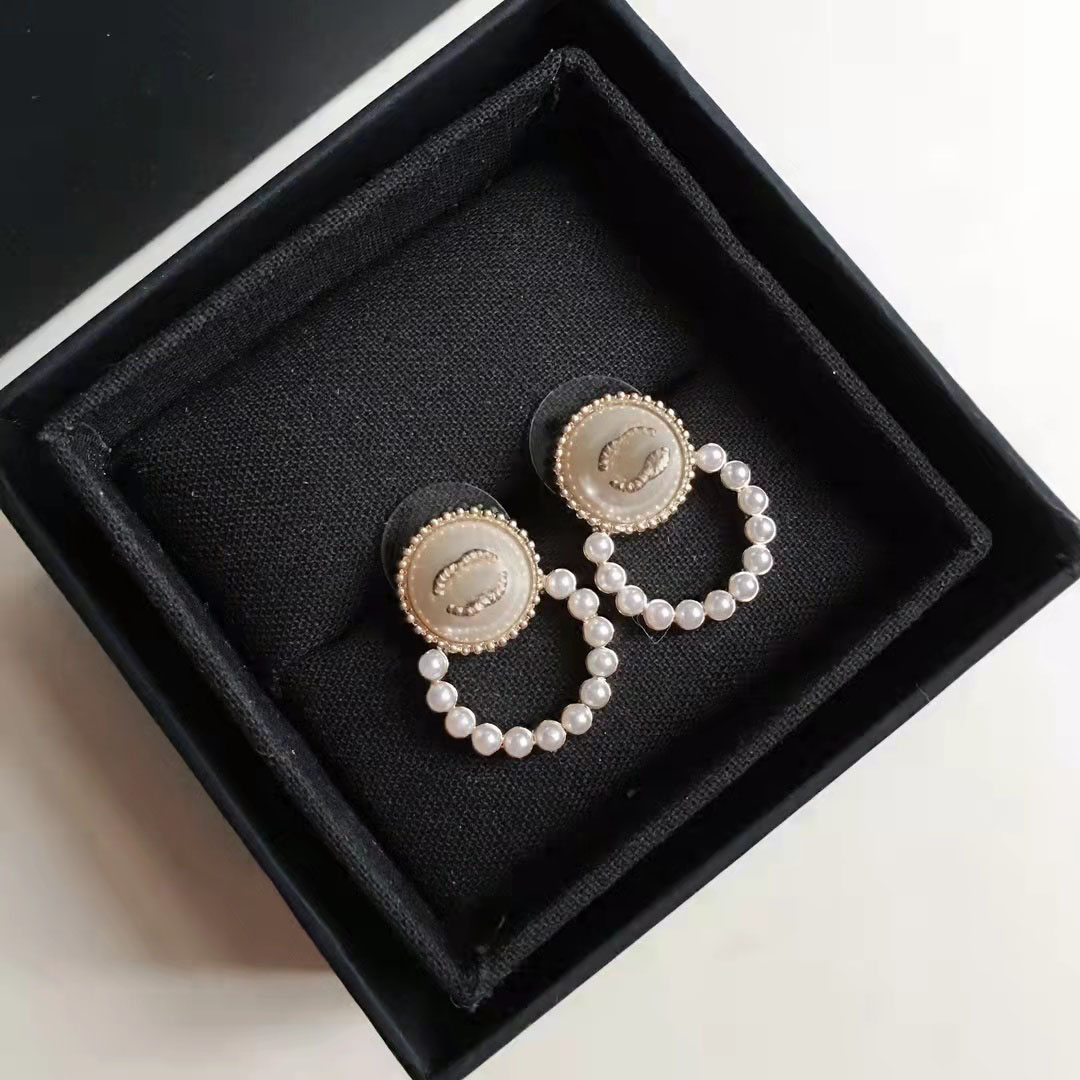 

Fashion designers Stud women's pearl Earrings Classic letter Jewelry Accessories High quality fashions Gift for Girls