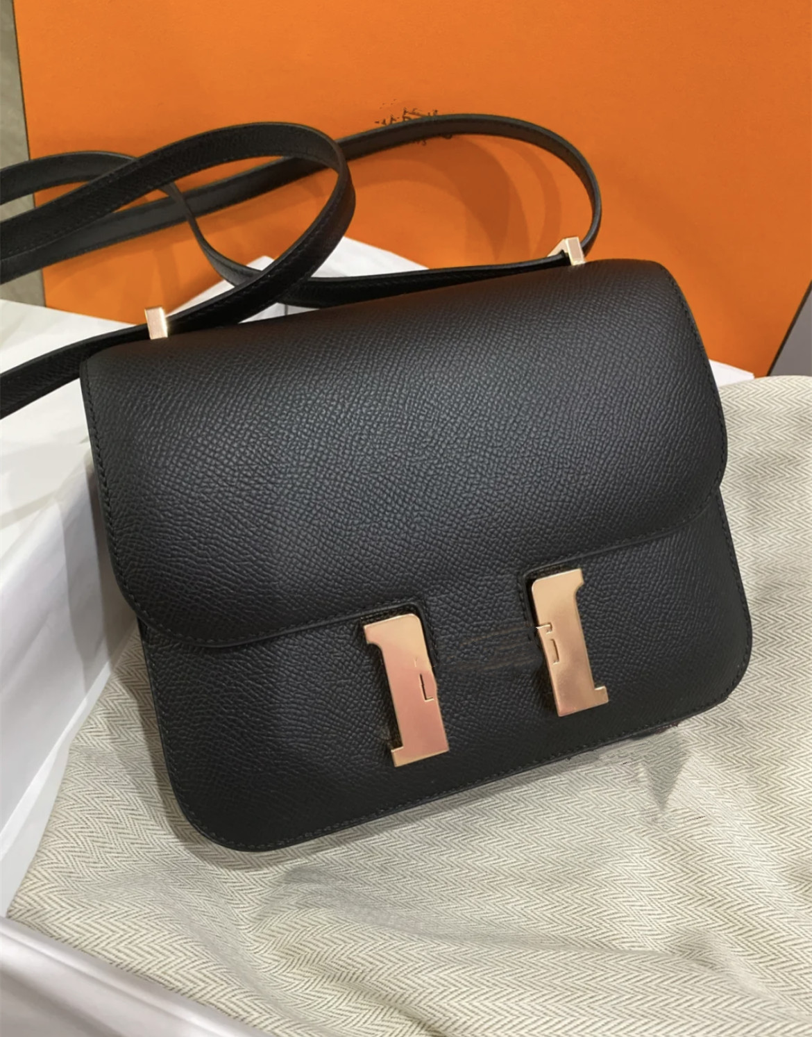 

Women Luxurys Designers crossbody bag 18cm 23cm cowskin Espom Genuine leather bags Classic Fashion cowhide flap Female Shoulder purse Lady Handbag, White