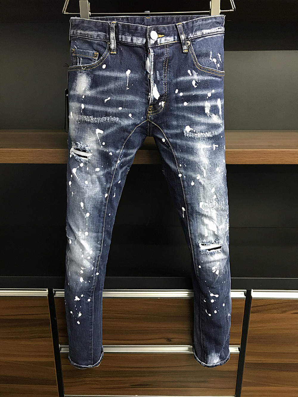 

Hot Sales Men Jeans Hole Light Blue Dark gray Euro Brand Man Long Pants Trousers Streetwear denim Skinny Slim Straight Biker Jean D2 Top quality Badge DSQ Hip-Hop Cotton, A399