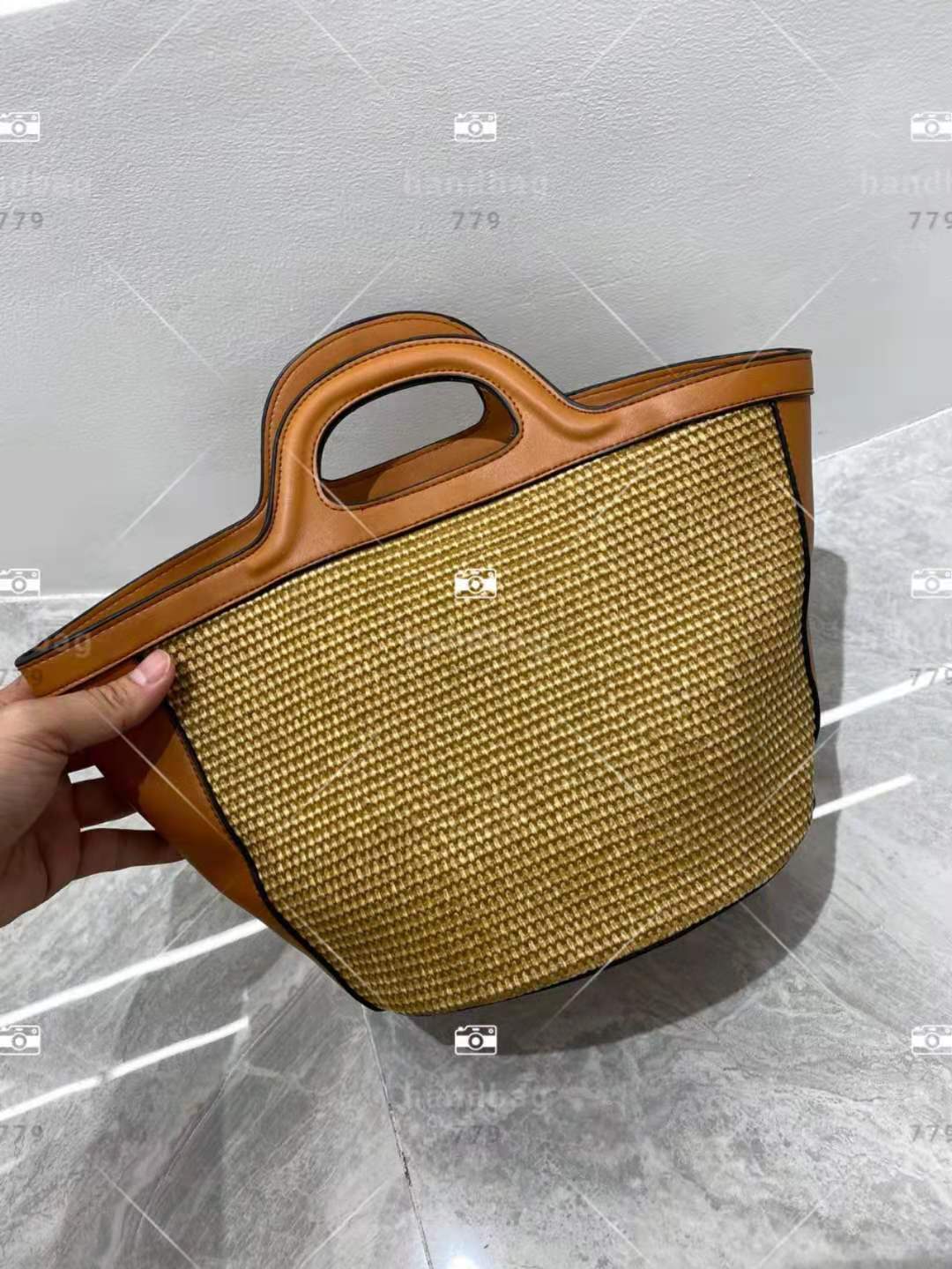 

Top Women shopping bags luxury straw Retro classic ethnic leather handle alphabetic pattern spring summer vacation must have beach bucket ba