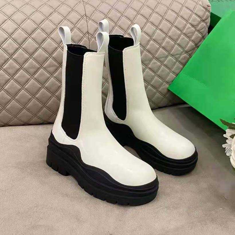 

2021 Luxury Designer Women LUG FLASH TIRE Boots Genuine Leather Autumn And Winter Knee Half Boot Casual Rubber Shoes Classics Roman Martin, Black