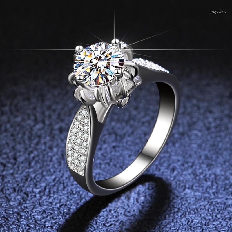 

Cluster Rings 925 Sterling Silver Woman Ring 1 D Color Moissanite Wedding Jewelry Four-claw Flower Shape Group Diamond, Golden;silver