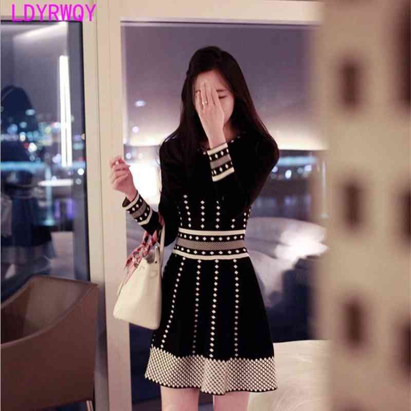 

[LDYRWQY] spring and autumn women's cover belly winter thick knitted base dress 210603, Black