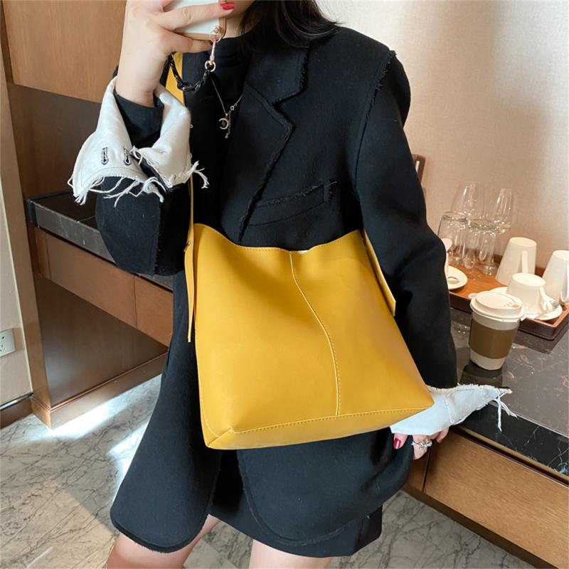 

New 2021 Trendy Fashion Design All-match Handbag Large Bag Large Capacity Solid Color Single Shoulder Messenger Bag Female, Black