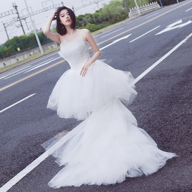 

2021 New Elegant Strapless Low Asymmetrical Short Front Long Back Bridal Gown High Quality Wedding Es D2i2, White