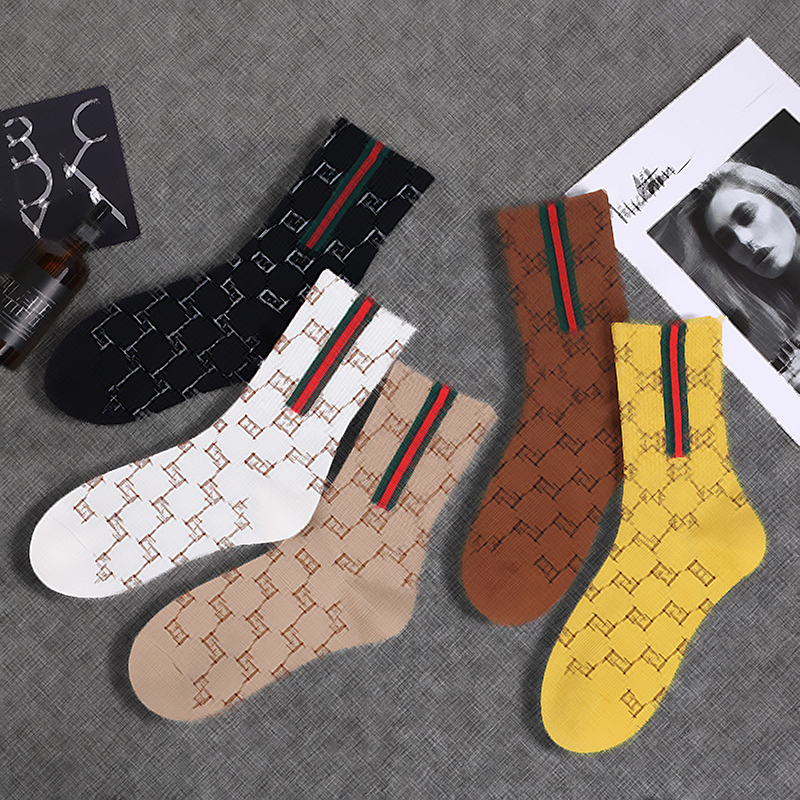 

6style Korean Hosiery Long Socks Men Women Winter Fashion Brand Casual Sport Letters Embroidery Print Stripe Pattern Cotton Sock Thicken War, Black