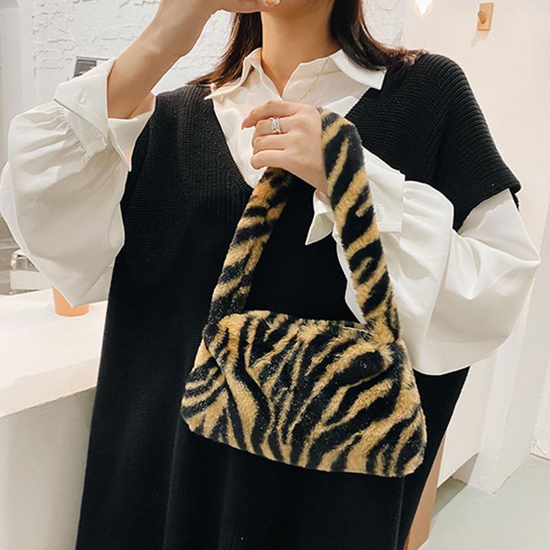 

Winter Small Fashion Shoulder Underarm Bag Female Sac Plush Handbags Soft Warm Tote Purse And Handbag For Ladies Baguette Bags, Big cow brown